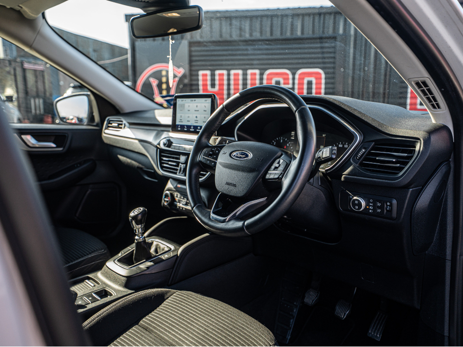 2020 Ford Kuga - image 8