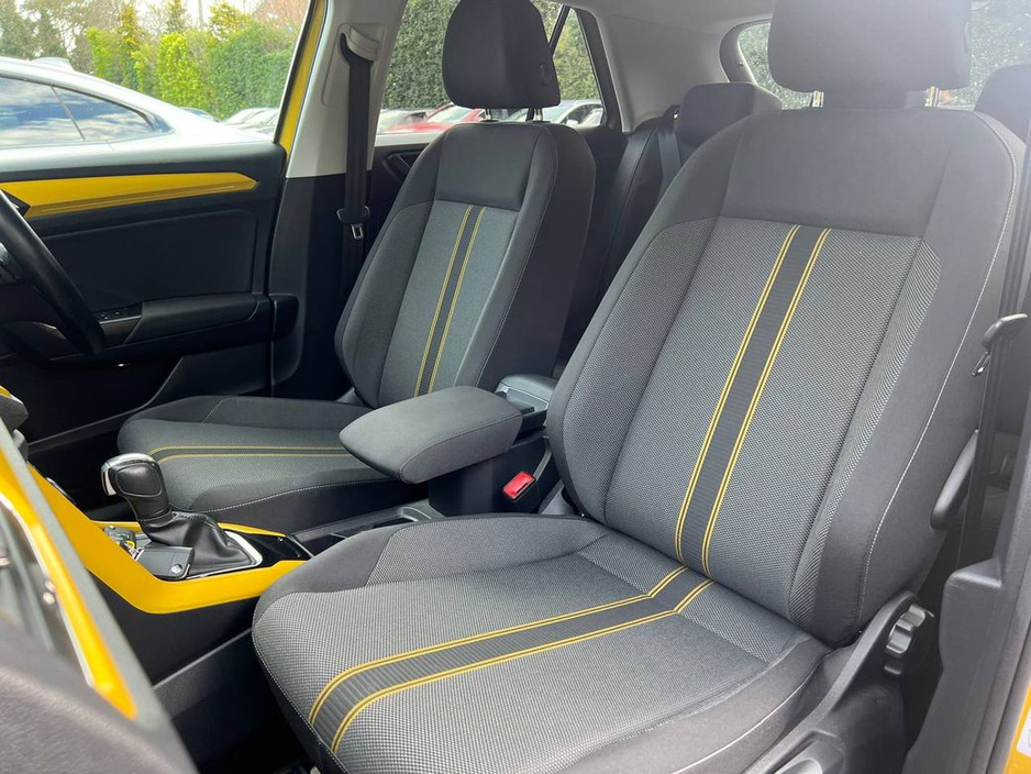 2020 Volkswagen T-Roc - image 6