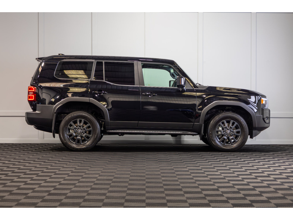 2026 Toyota Landcruiser  €66,057