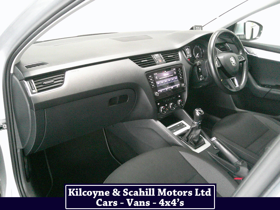 2020 Skoda Octavia - image 20