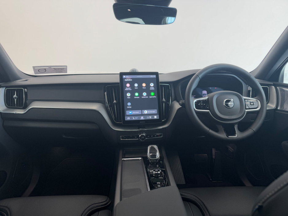 2026 Volvo XC60 - image 12