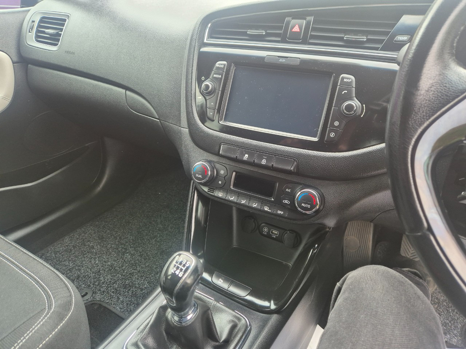 2018 Kia Ceed - image 12