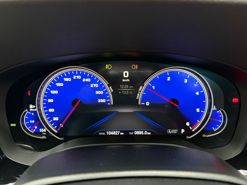 2017 BMW 5 Series - image 22