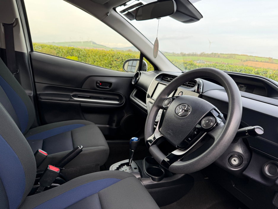 2018 Toyota Aqua - image 10