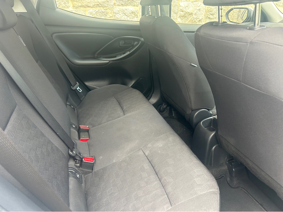 2024 Toyota Yaris - image 9