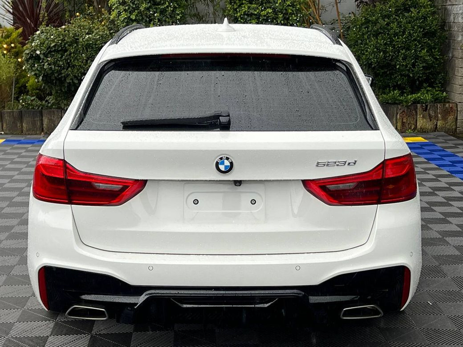 2019 BMW 5 Series - image 18