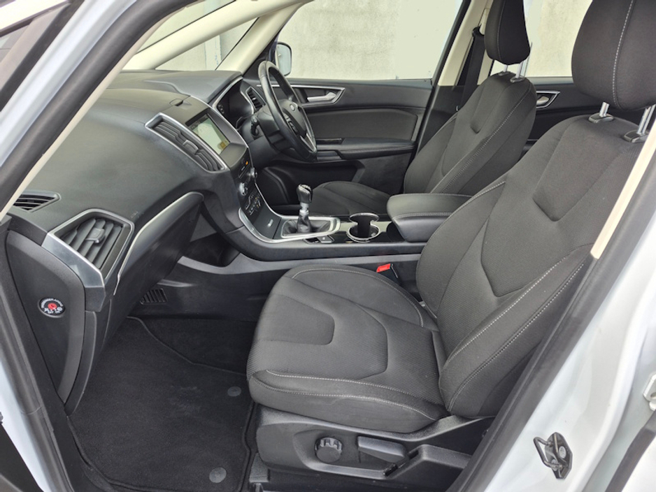 2018 Ford S-Max - image 5