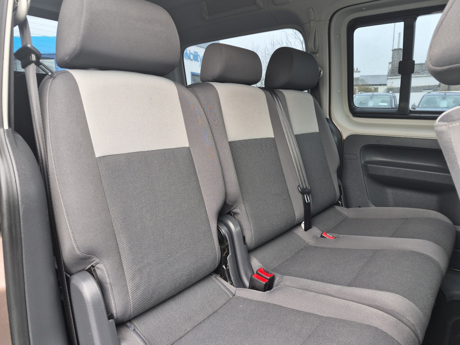 2014 Volkswagen Caddy - image 10
