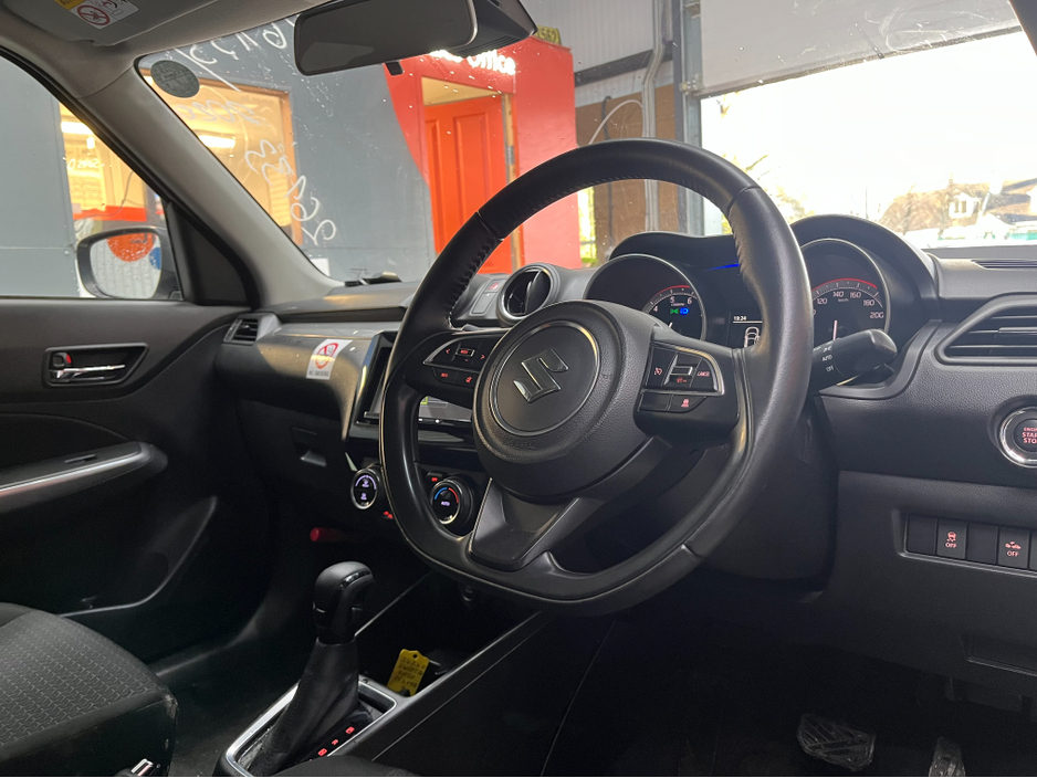 2020 Suzuki Swift - image 8