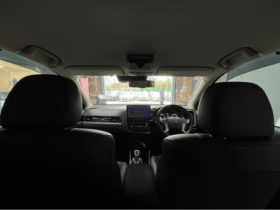 2019 Mitsubishi Outlander - image 16