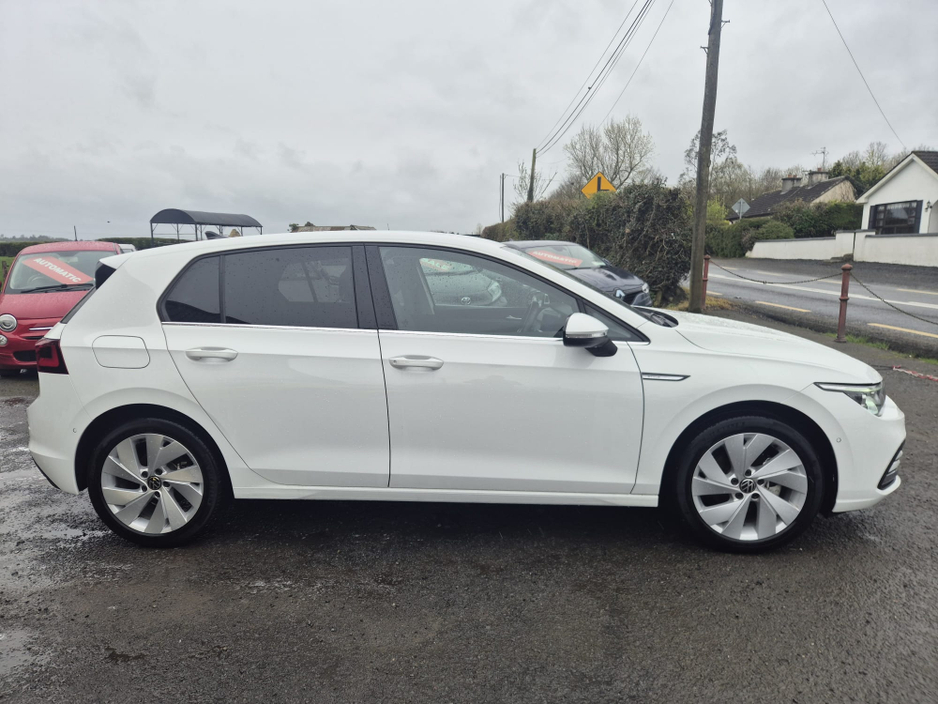 2023 Volkswagen Golf - image 9