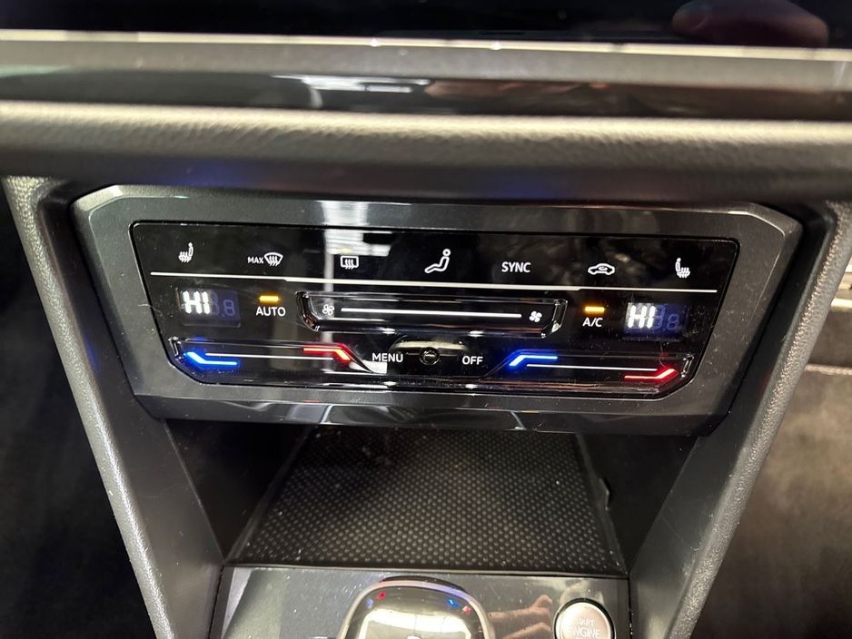 2023 Volkswagen Tiguan - image 17