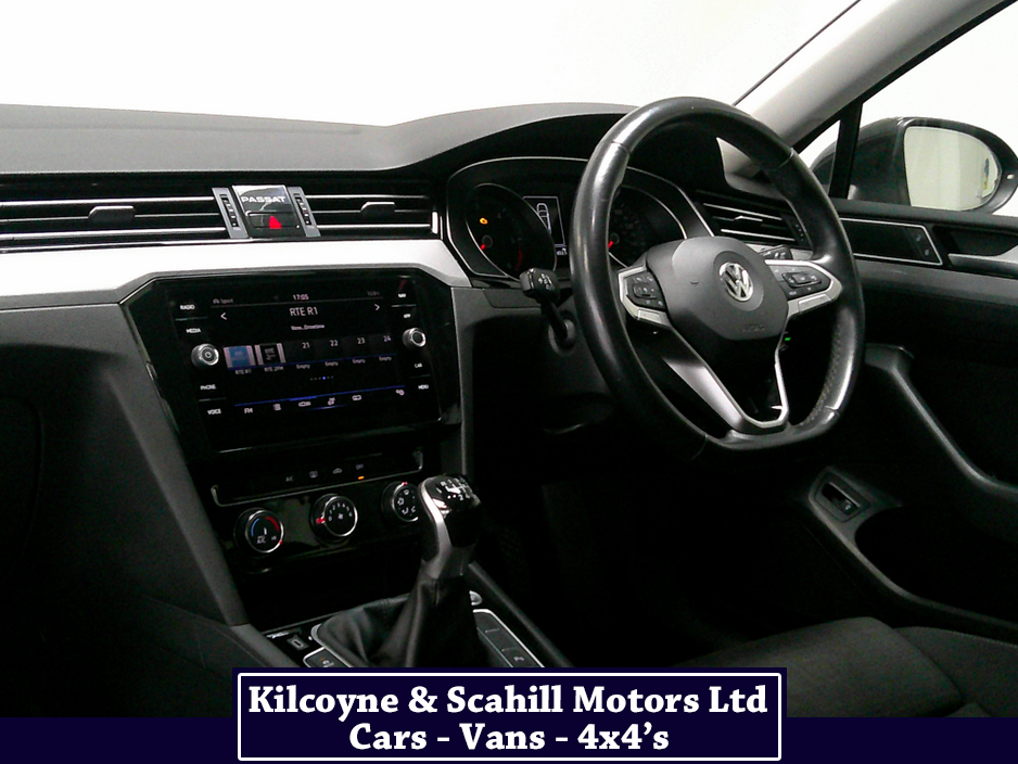 2020 Volkswagen Passat - image 17