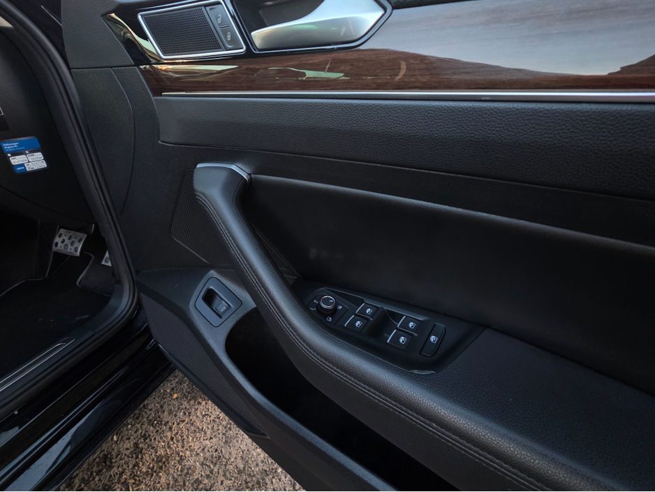 2018 Volkswagen Passat 2.0 TDI VIRTUAL DASH FULL LEATHER HEATED ELECTRIC SEATS SAT NAV CARPLAY ANDROID AUTO BLIND SPORT PARKING SENSORS SELF PARKING ASSIST 360 CAMERA €20,750