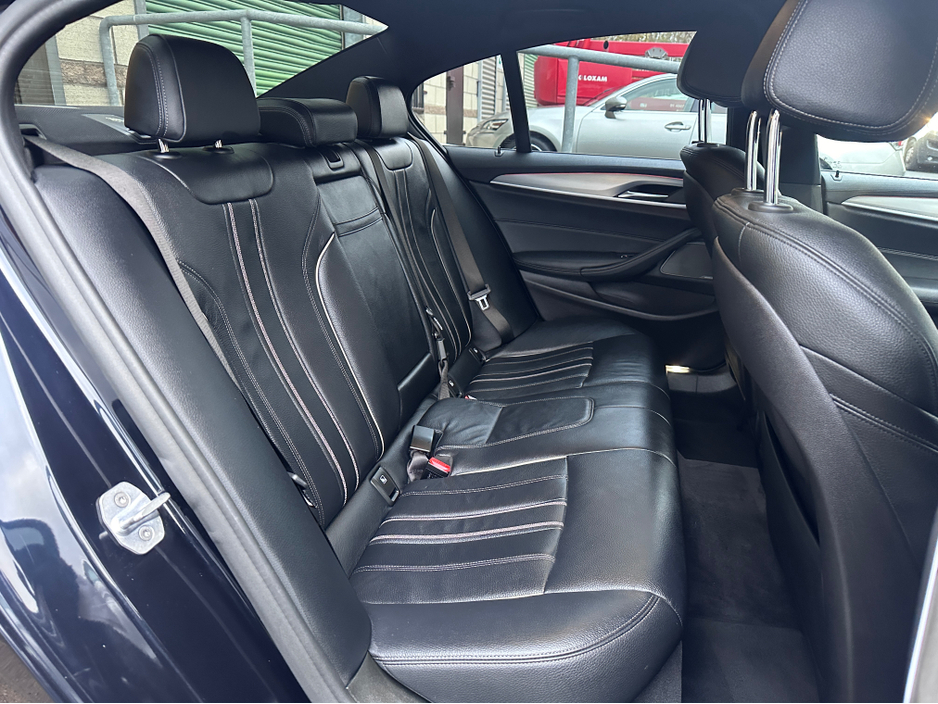 2019 BMW 5 Series - image 8