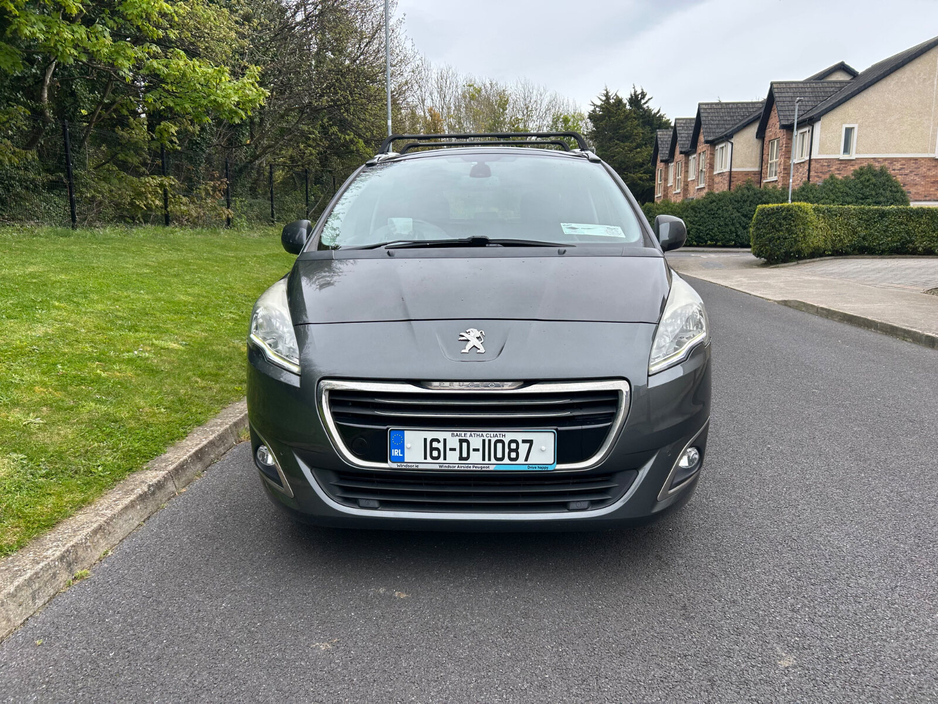 2016 Peugeot 5008 - image 10