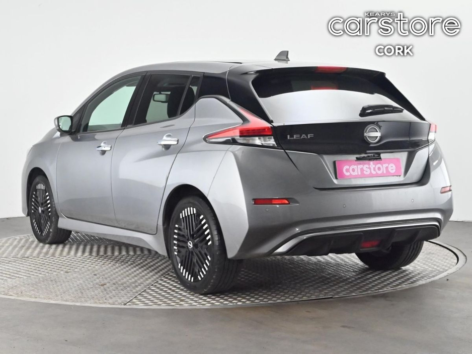 2023 Nissan Leaf - image 3