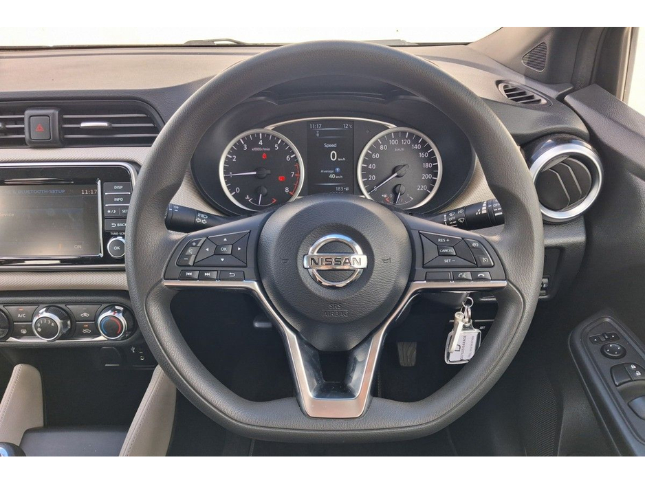 2017 Nissan Micra - image 12