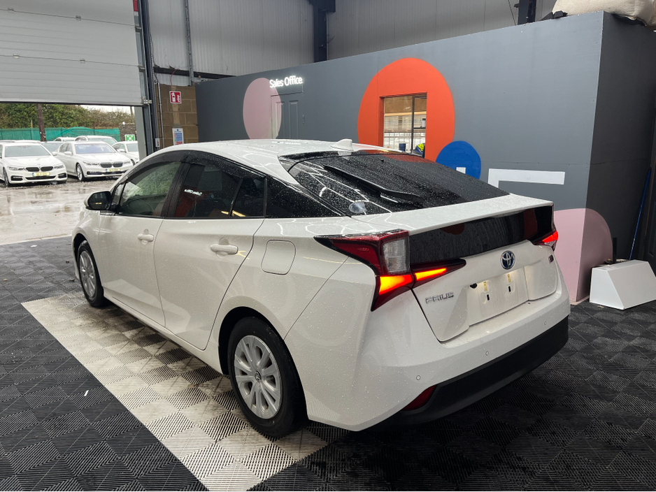2022 Toyota Prius - image 4