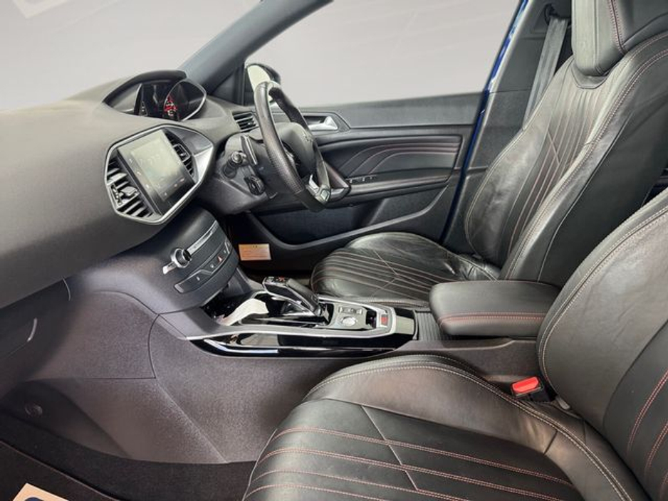 2020 Peugeot 308 - image 17