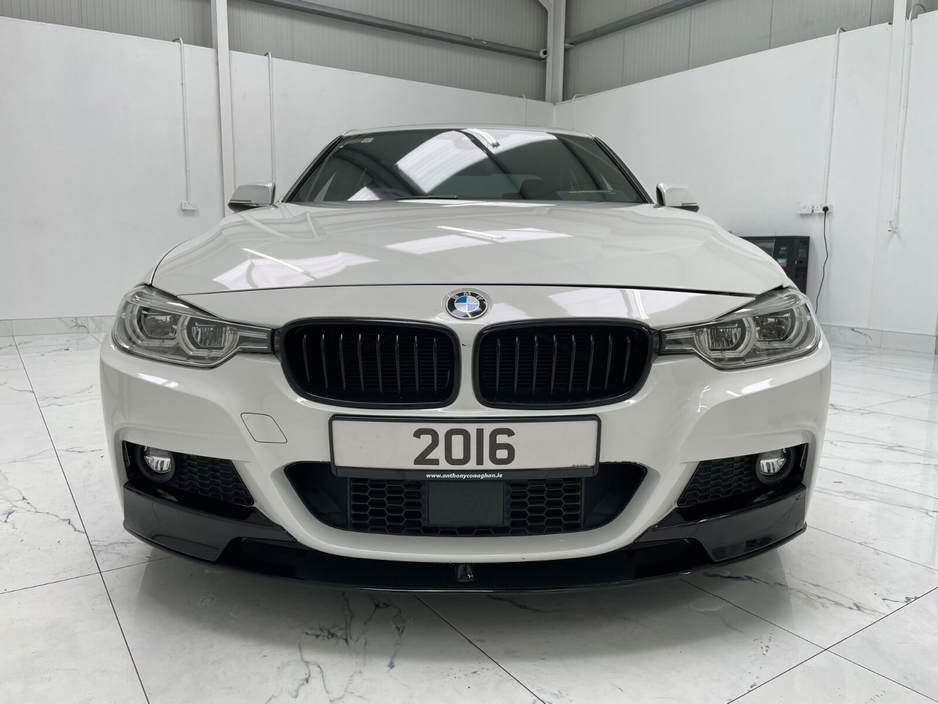 2016 BMW 3 Series - image 8