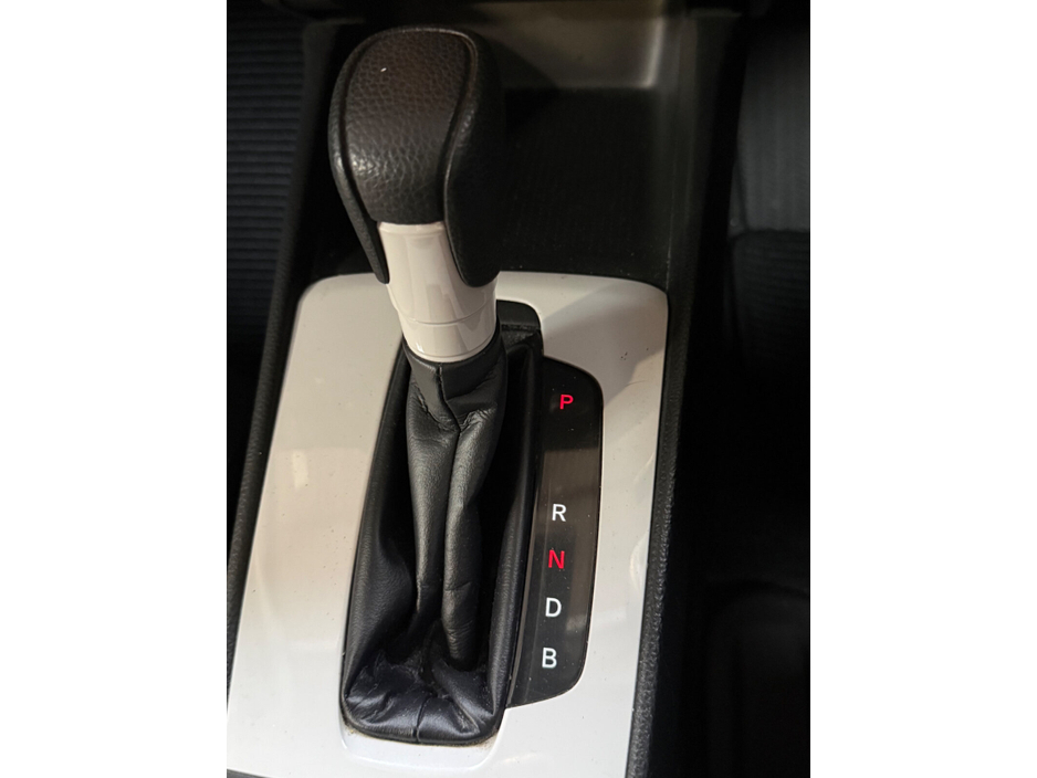 2020 Honda Fit - image 11