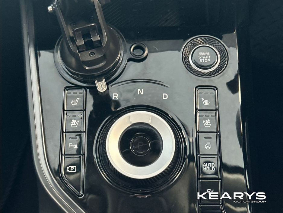 2022 Kia Niro - image 12