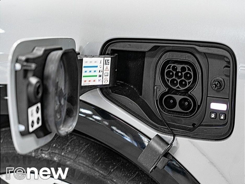 2024 Renault Megane E-Tech - image 19