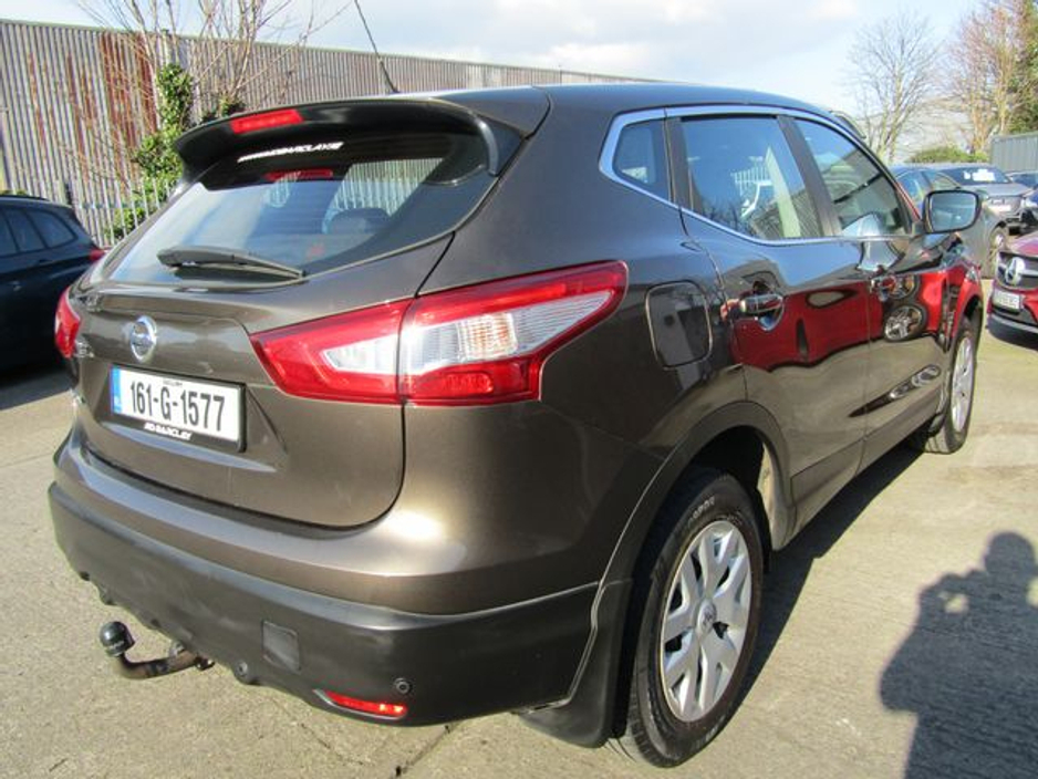 2016 Nissan Qashqai - image 8