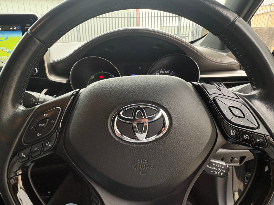 2022 Toyota C-HR - image 16