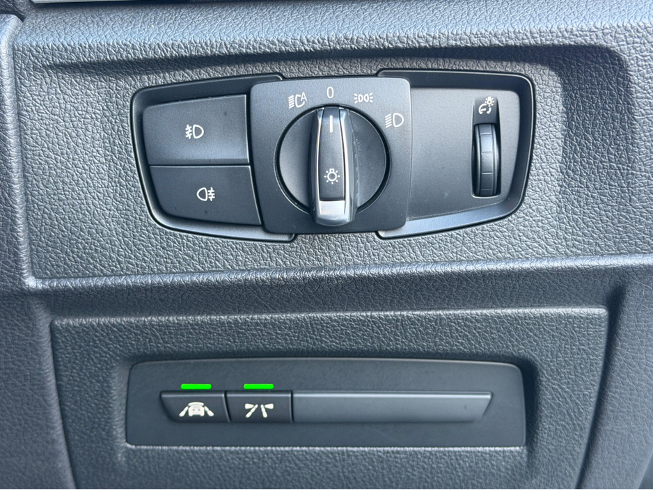 2017 BMW 1 Series - image 28