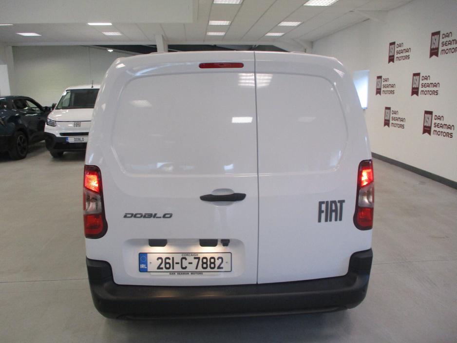 2026 Fiat Doblo - image 3