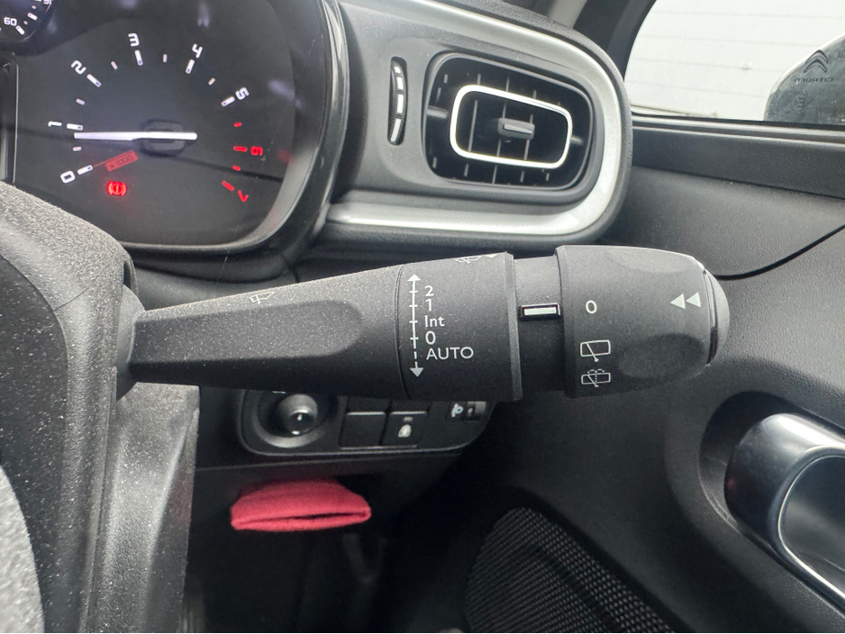 2023 Citroen C3 - image 13