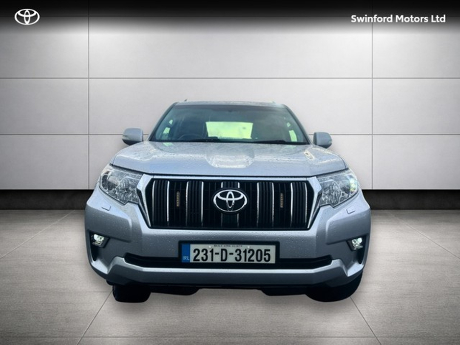 2023 Toyota Landcruiser - image 5
