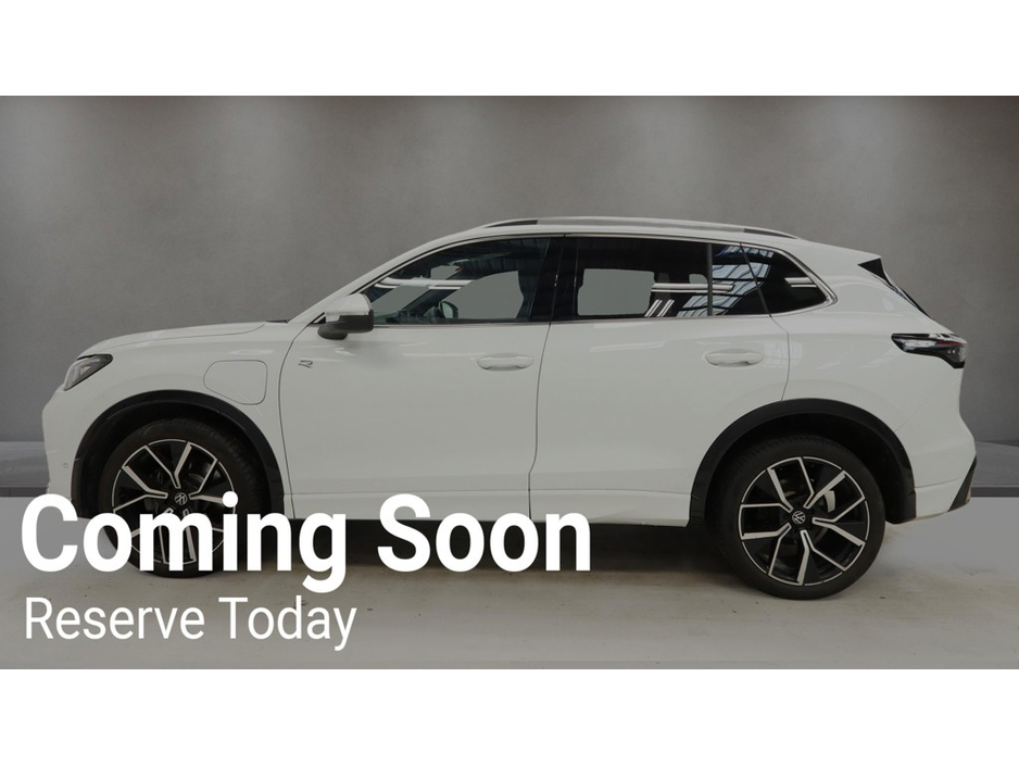 2025 Volkswagen Tiguan - image 6