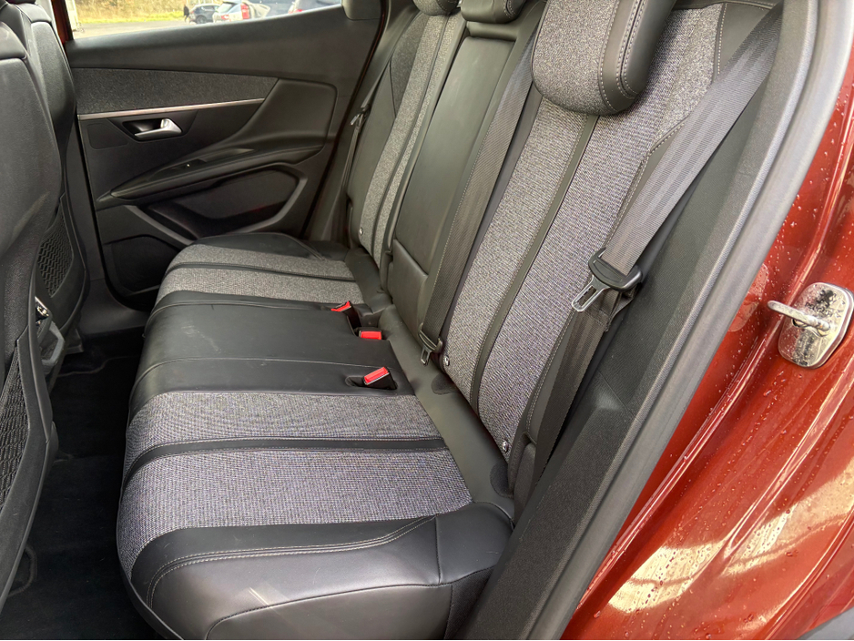 2018 Peugeot 3008 ALLURE 1.2 130 4DR AUTOMATIC//FINANCE AVAILABLE