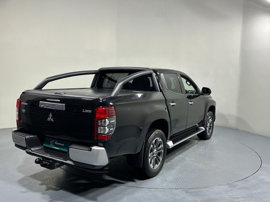 2020 Mitsubishi L200 - image 7