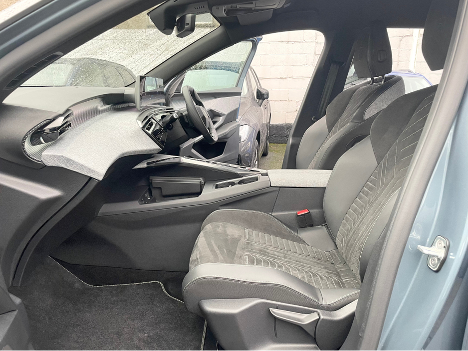 2025 Peugeot 5008 E 5008 GT-LINE 73KW 213BHP FULLY ELECTRIC €47,950