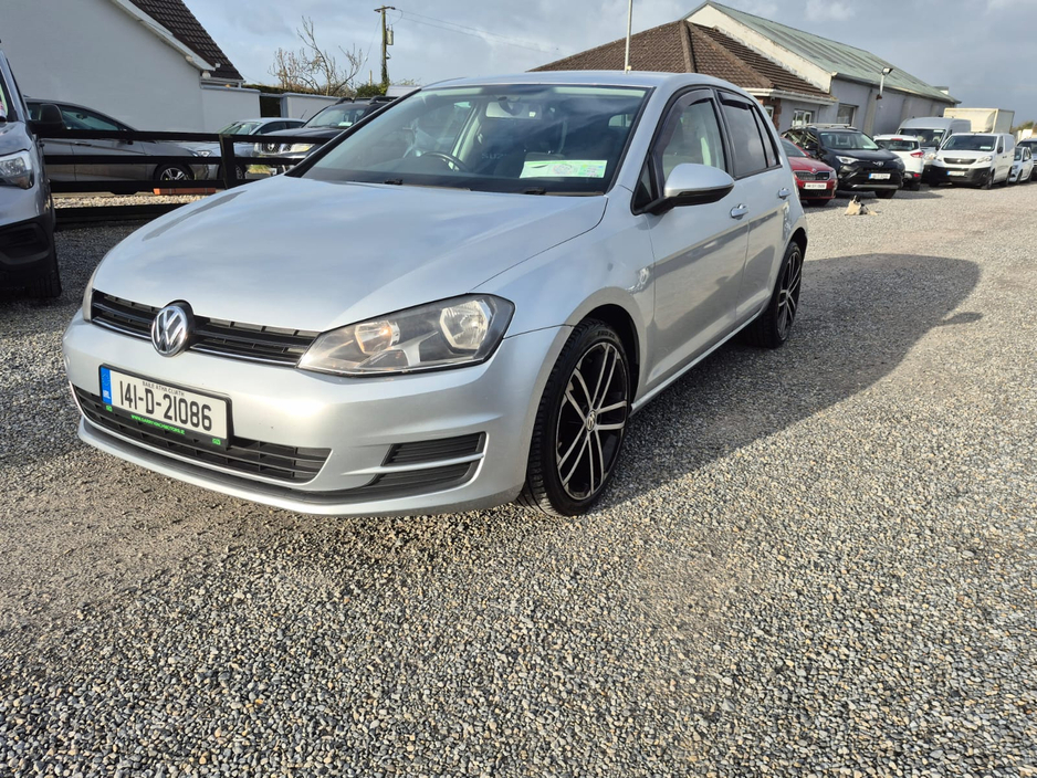 2014 Volkswagen Golf - image 3