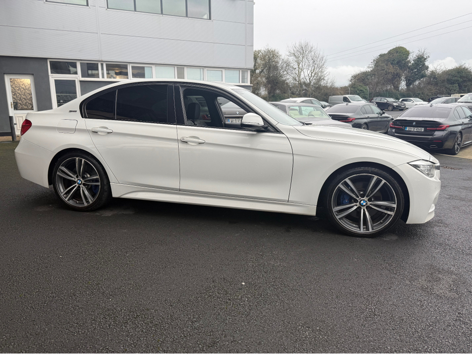 2016 BMW 3 Series - image 10
