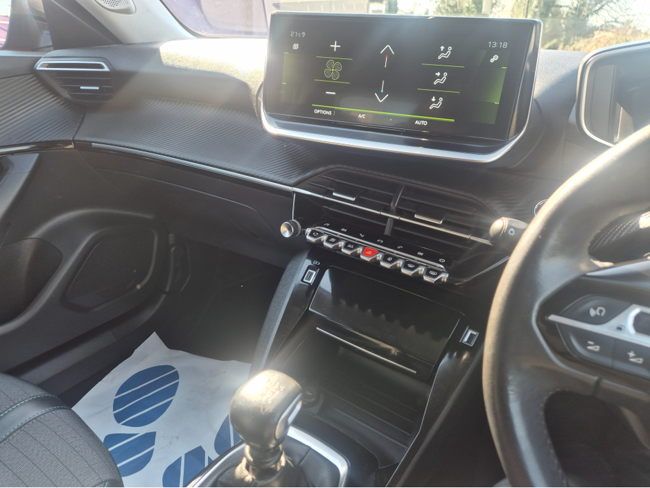 2022 Peugeot 2008 - image 16