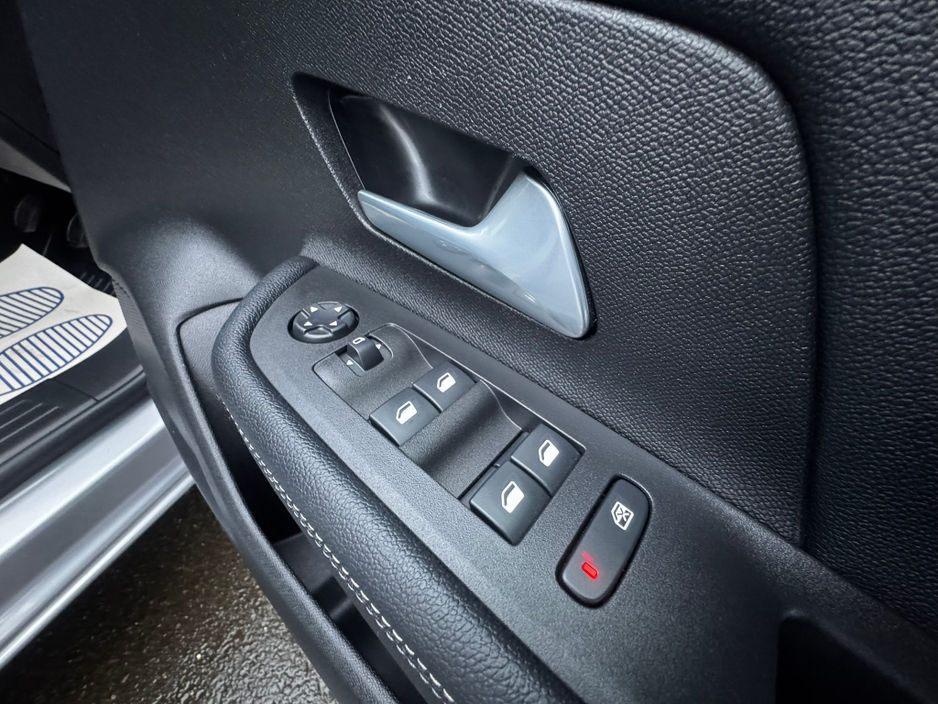 2025 Opel Mokka - image 17