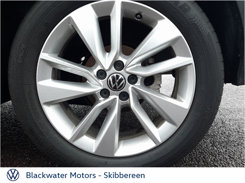 2025 Volkswagen T-Cross - image 9