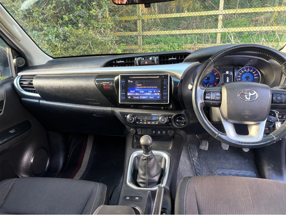 2018 Toyota Hilux - image 14