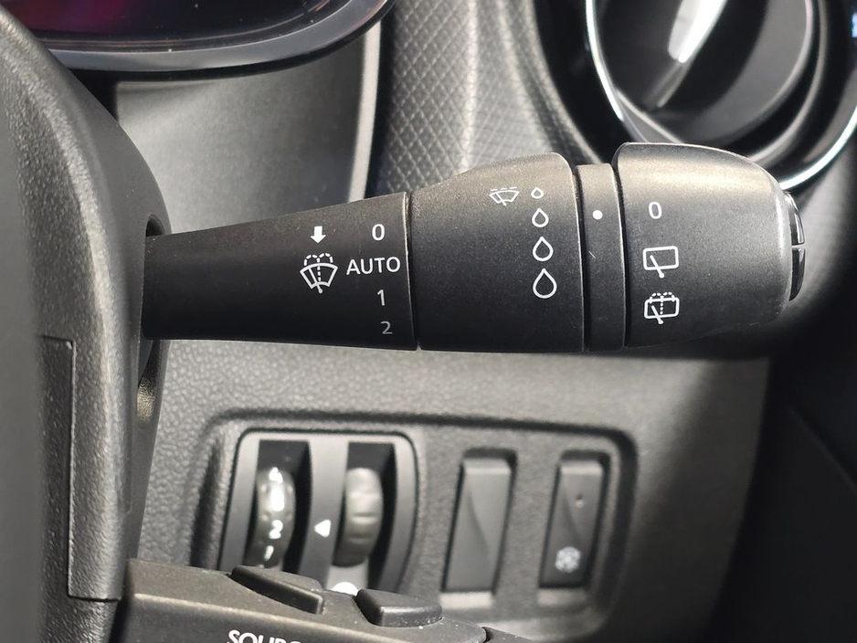 2019 Renault Clio - image 17