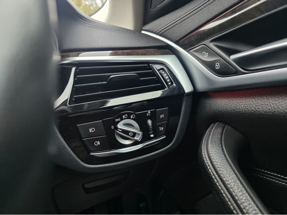 2017 BMW 5 Series 523D LUXURY - CARPLAY NAVIGATION EDITION FULL LEATHER ELECTRIC HEATED SEATS - 360 REVERCE CAMERA - PRIVACY GLASS €24,950