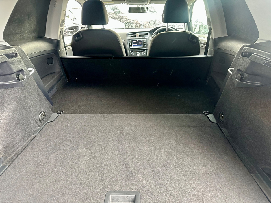 2019 Volkswagen Golf - image 9