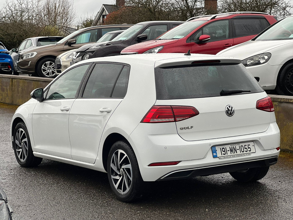 2019 Volkswagen Golf - image 5