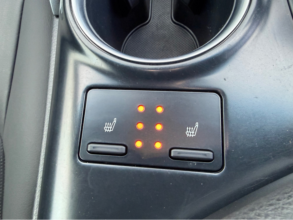 2020 Toyota Camry - image 22