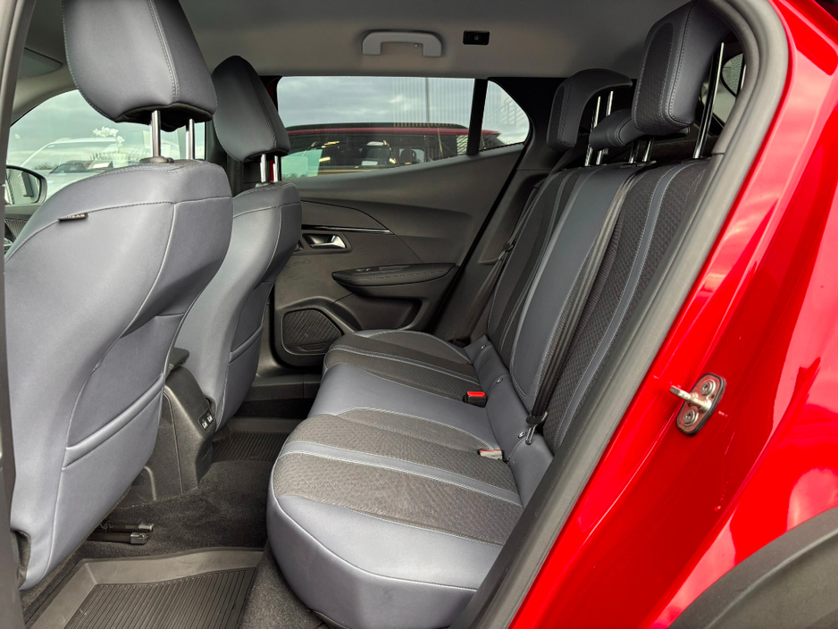 2021 Peugeot 2008 - image 7